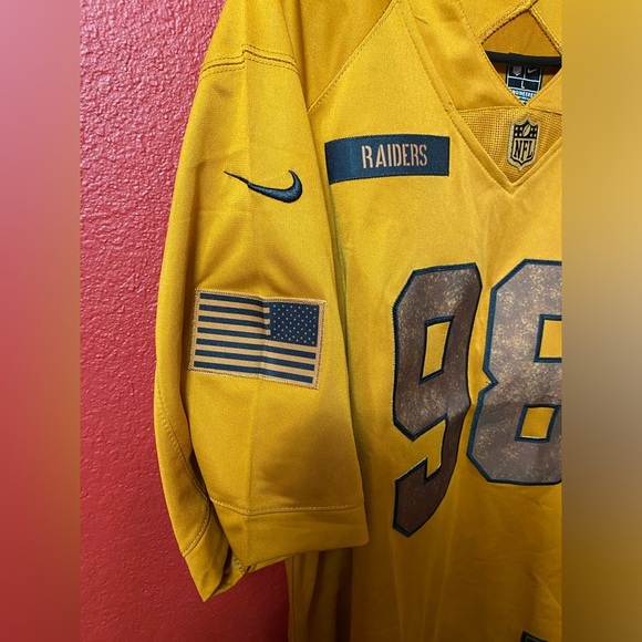 Nike men’s Las Vegas Raiders Maxx Crosby #98 2023 Salute To Service Limited NWT - Picture 4 of 9